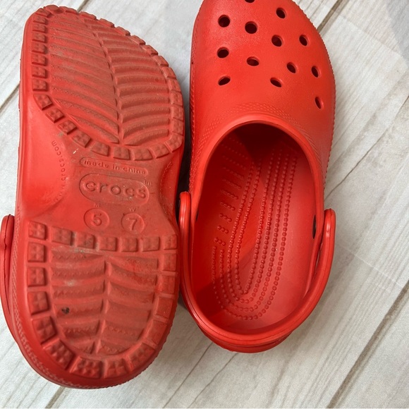 2 pair Crocs Red and Yellow Clogs M5 W7 - Picture 9 of 16